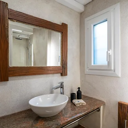 Wild Beauty-skinopi Apartment